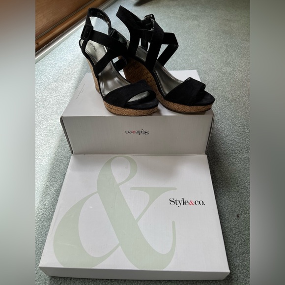 Style & Co. Allexus Black Wedge Heels - Picture 3 of 7